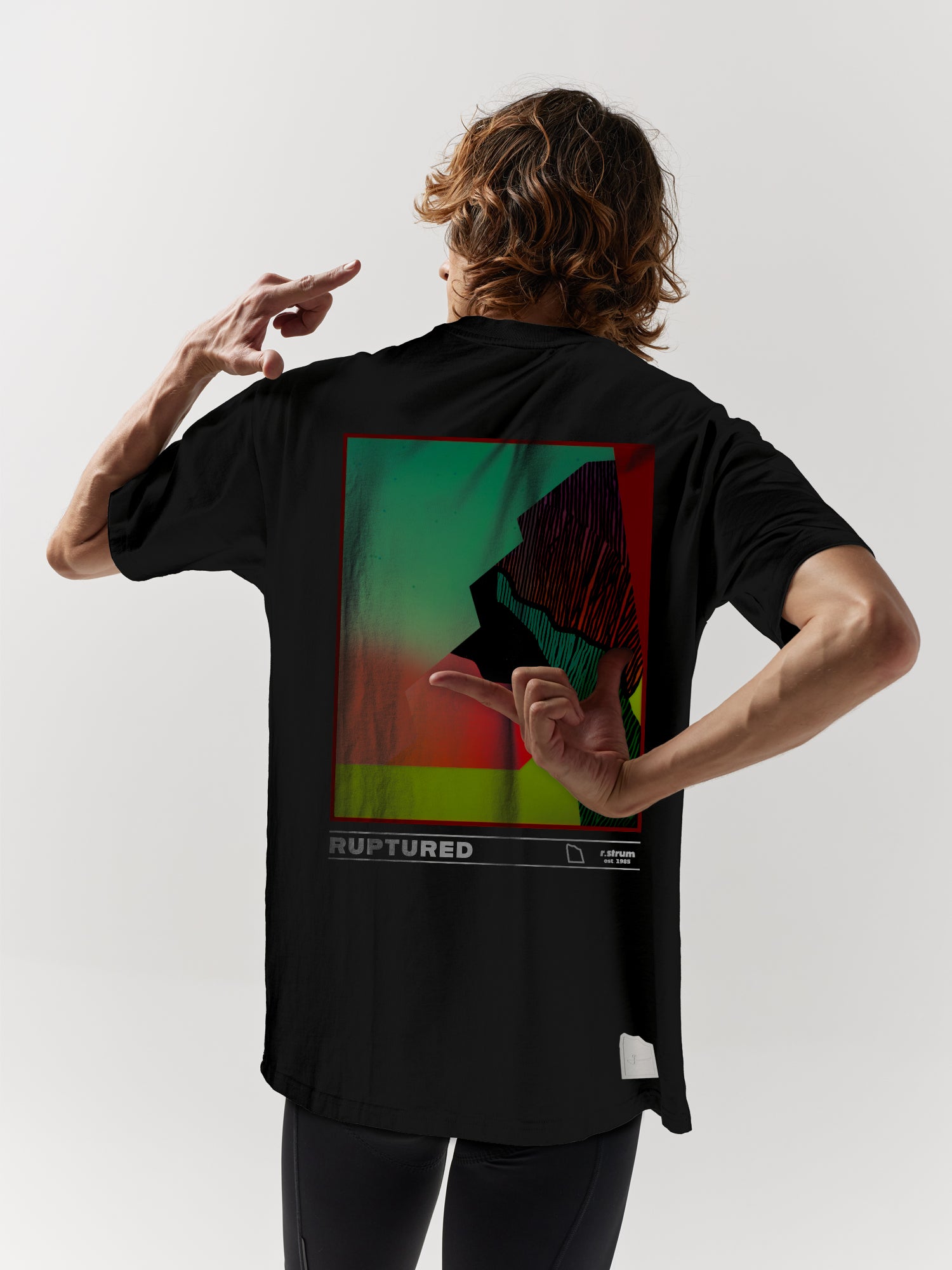 CAMISETA R.STRUM x GIVELO OVERSIZED - NEGRO