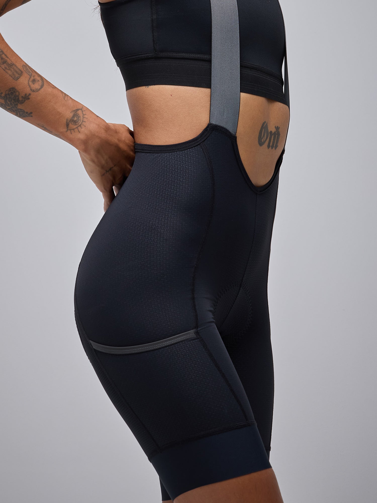 PANTALONETA MC CARGO MUJER - NEGRO