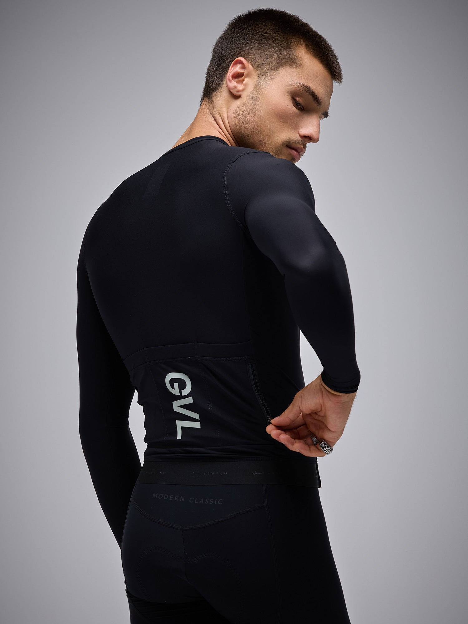 CAMISETA UNISEX ML MODERN CLASSIC - BLACK