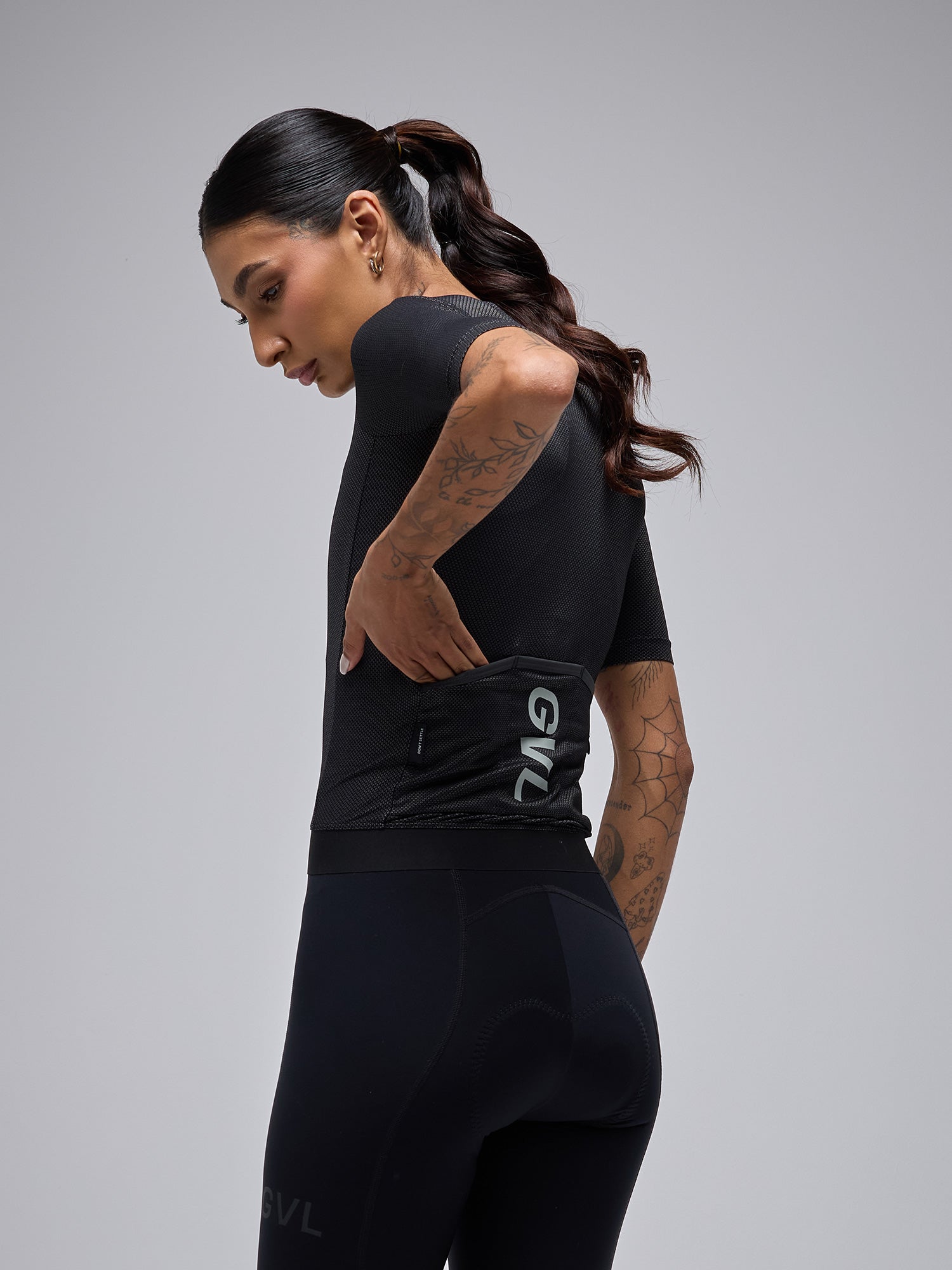 CAMISETA MODERN CLASSIC GRAFENO - NEGRO