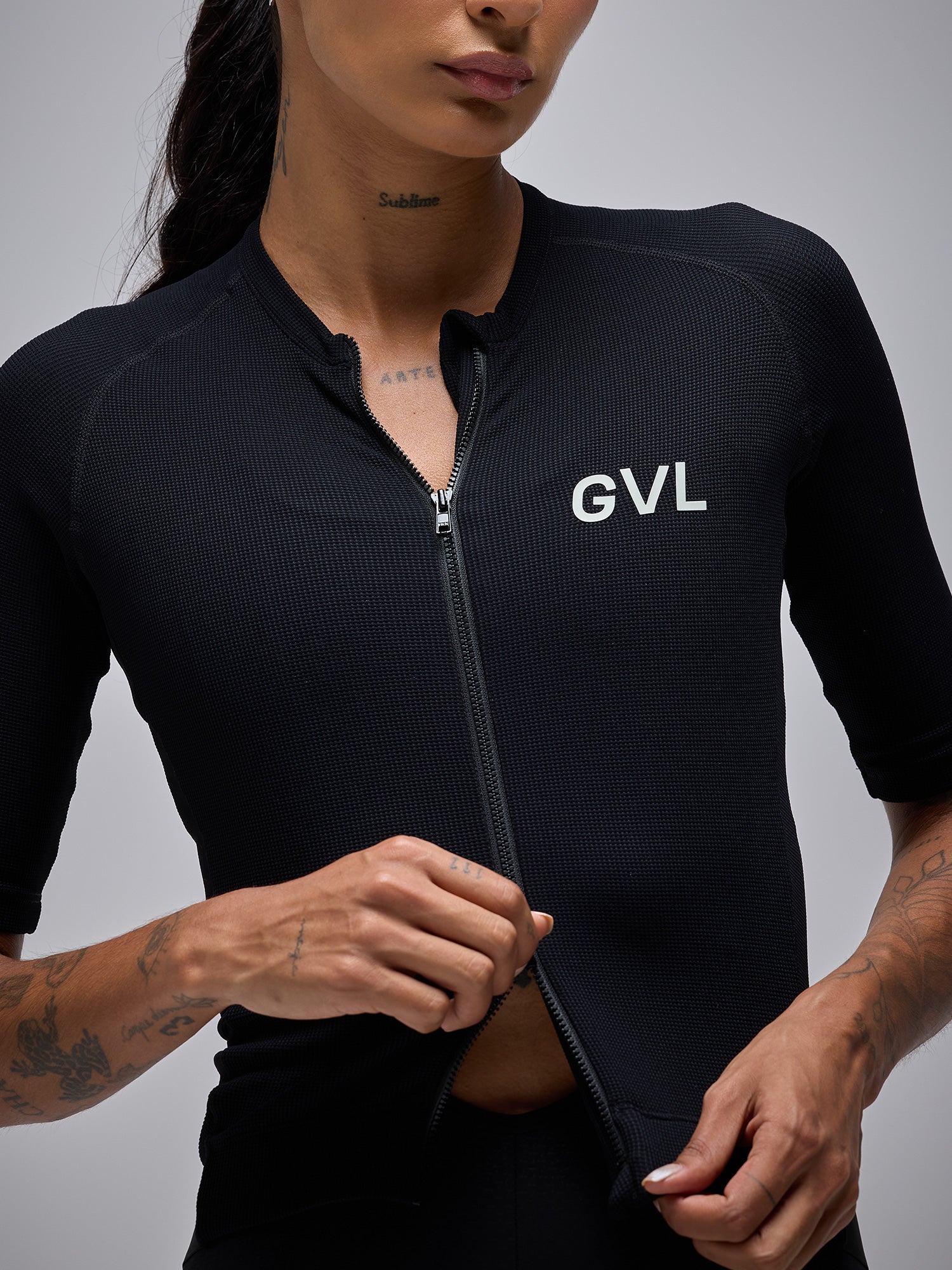 MODERN CLASSIC WAFFLE SS JERSEY - BLACK