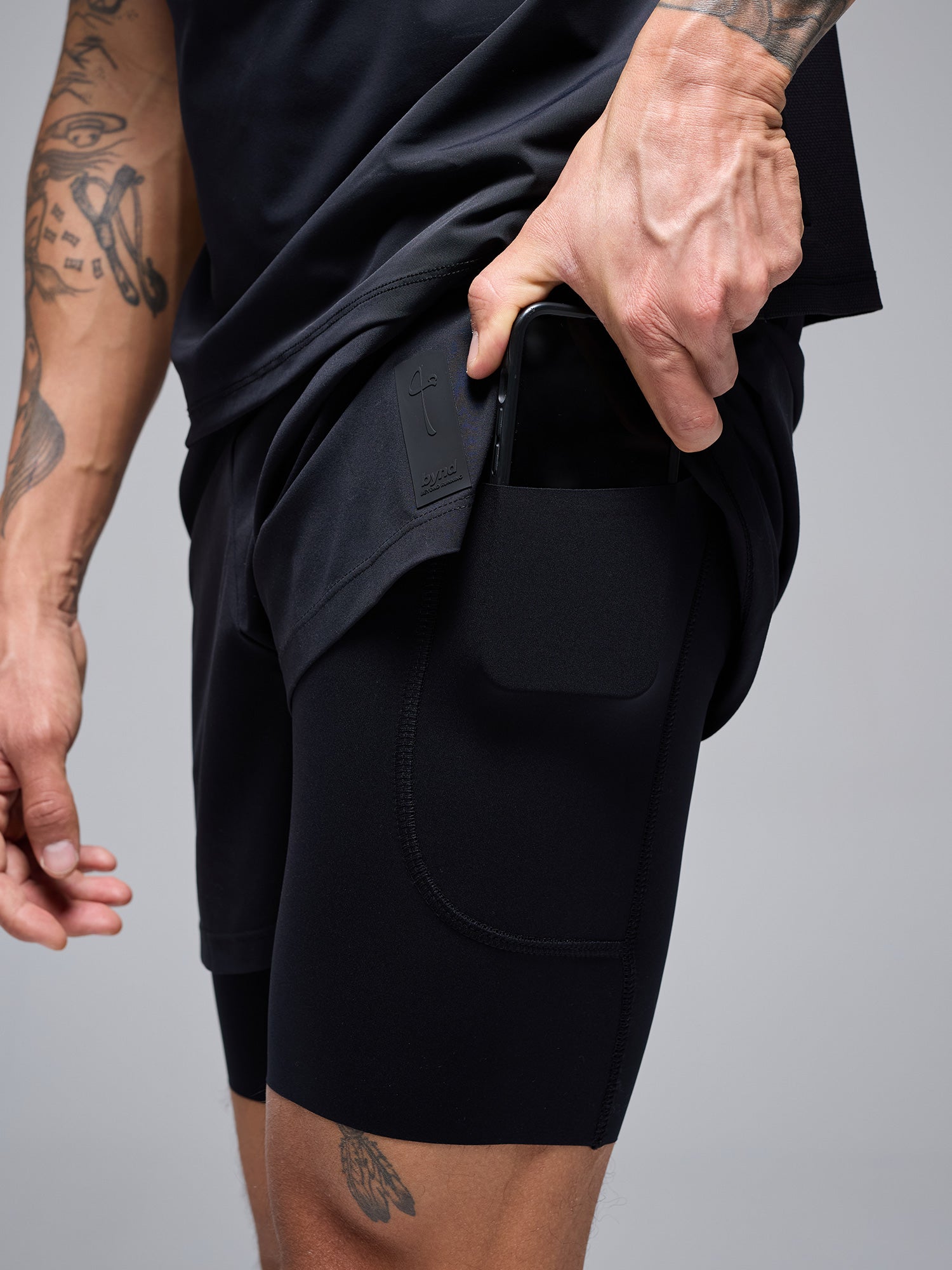 PANTALONETA BYND 2-EN-1 HOMBRE - NEGRO