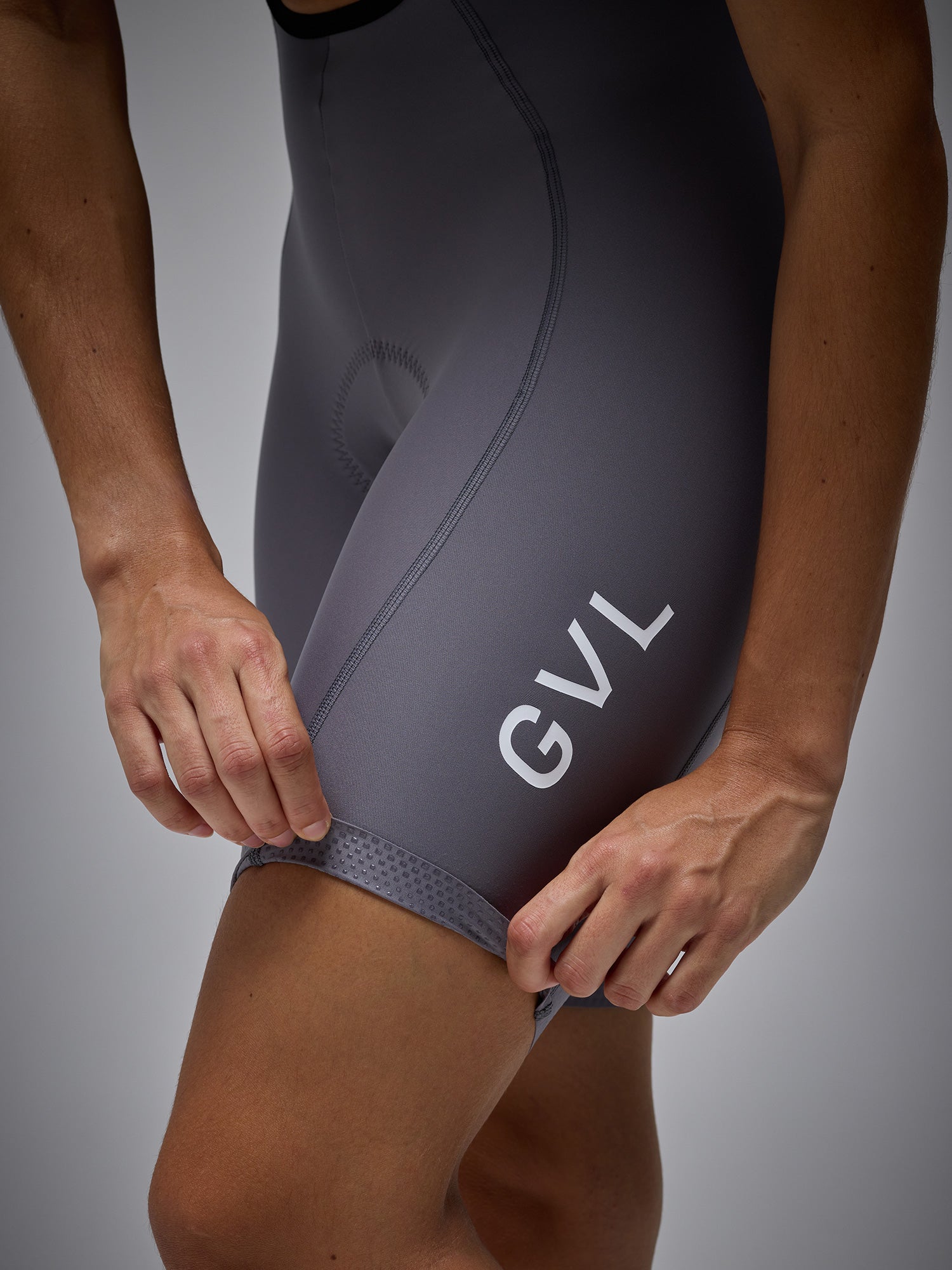 WOMEN’S LACEFLY BIB SHORTS - GREY