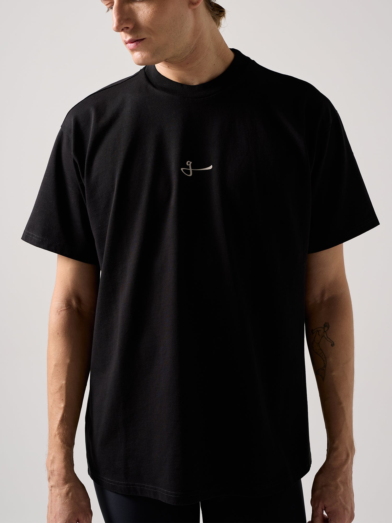 CAMISETA CORE OVERSIZED 100% ALGODÓN - NEGRO