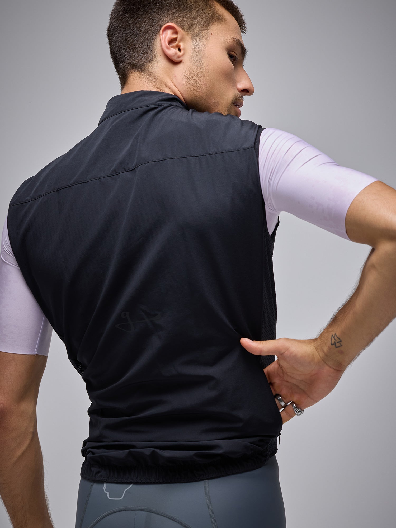 ESSNTL UNISEX QUICK-FREE GILET - BLACK