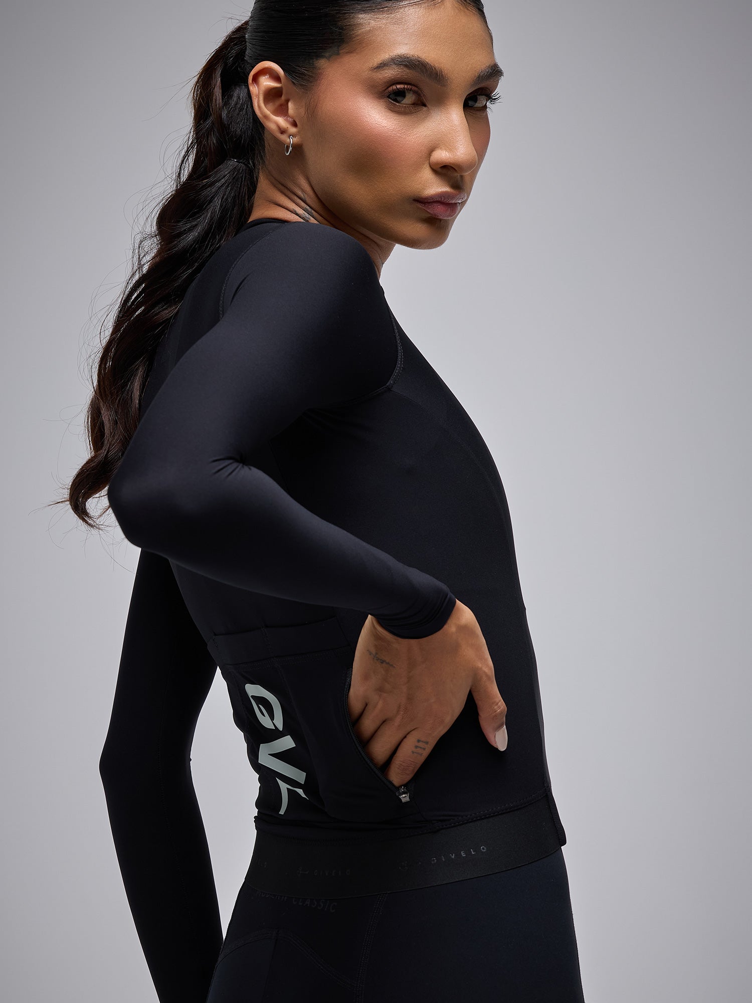 CAMISETA UNISEX ML MODERN CLASSIC - BLACK