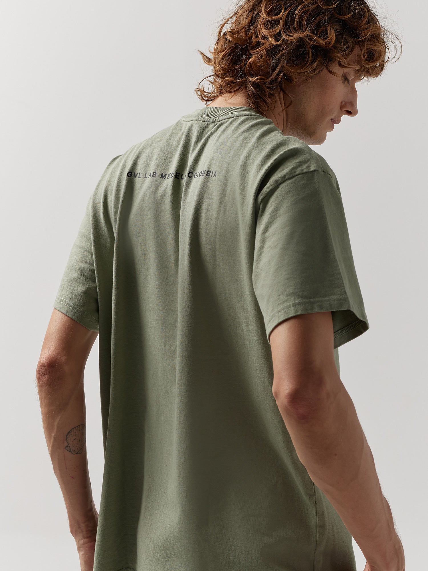 CAMISETA ESSNTL OVERSIZED PINE